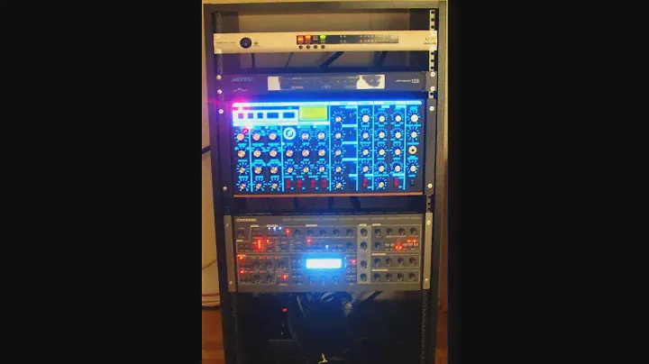 Minimoog Voyager Bassline