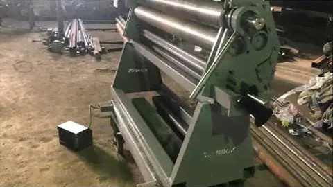 Вальцы трехвалковые с винтовым прижимом вала
